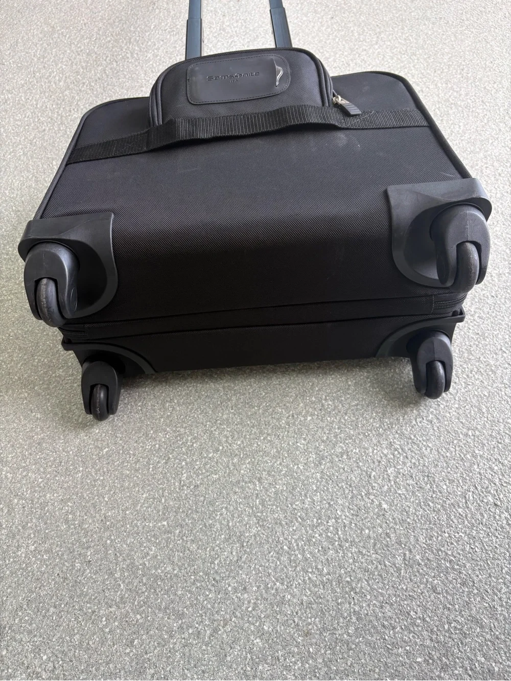 Samsonite black rolling
